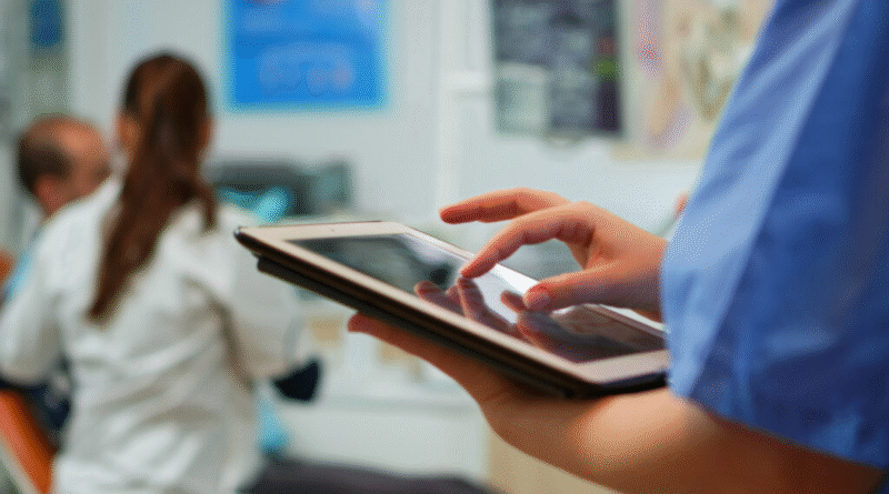 ferramentas-digitais-que-ajudam-enfermeiros-no-dia-a-dia-profissional-carreirahositalar